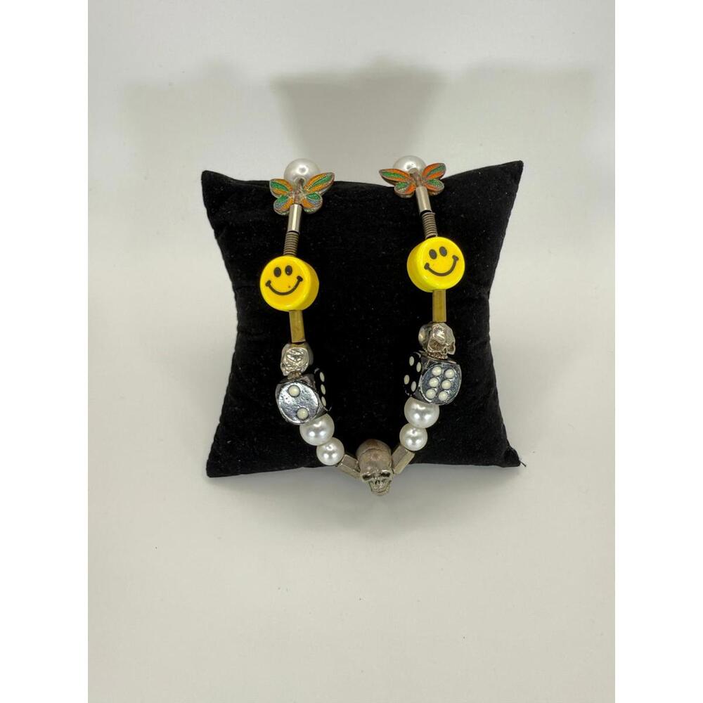 2020's Evae+Smiley Pearl Necklace